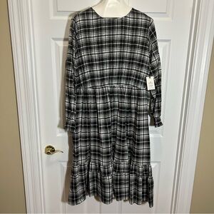 Terra & Sky Black and White Plaid Dress with Long Sleeves